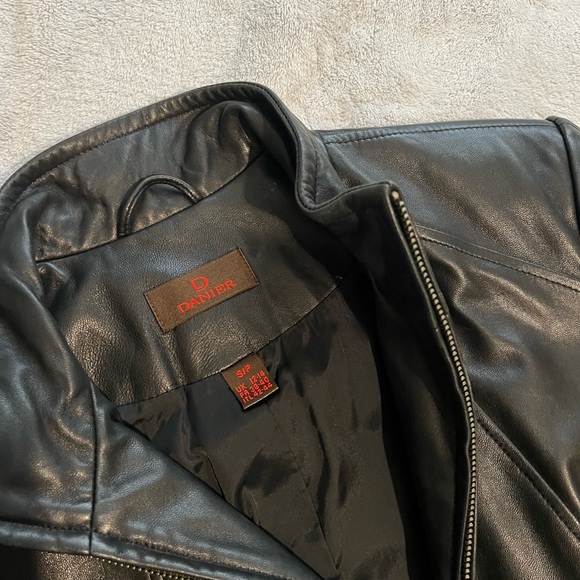 Danier Leather Trench Coat - Picture 3 of 8